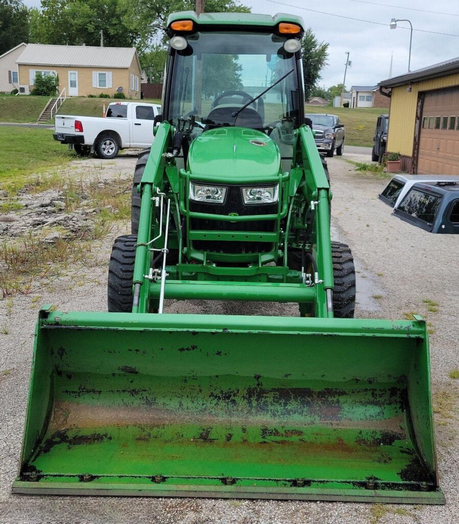 2018 John Deere 4052R MFWD