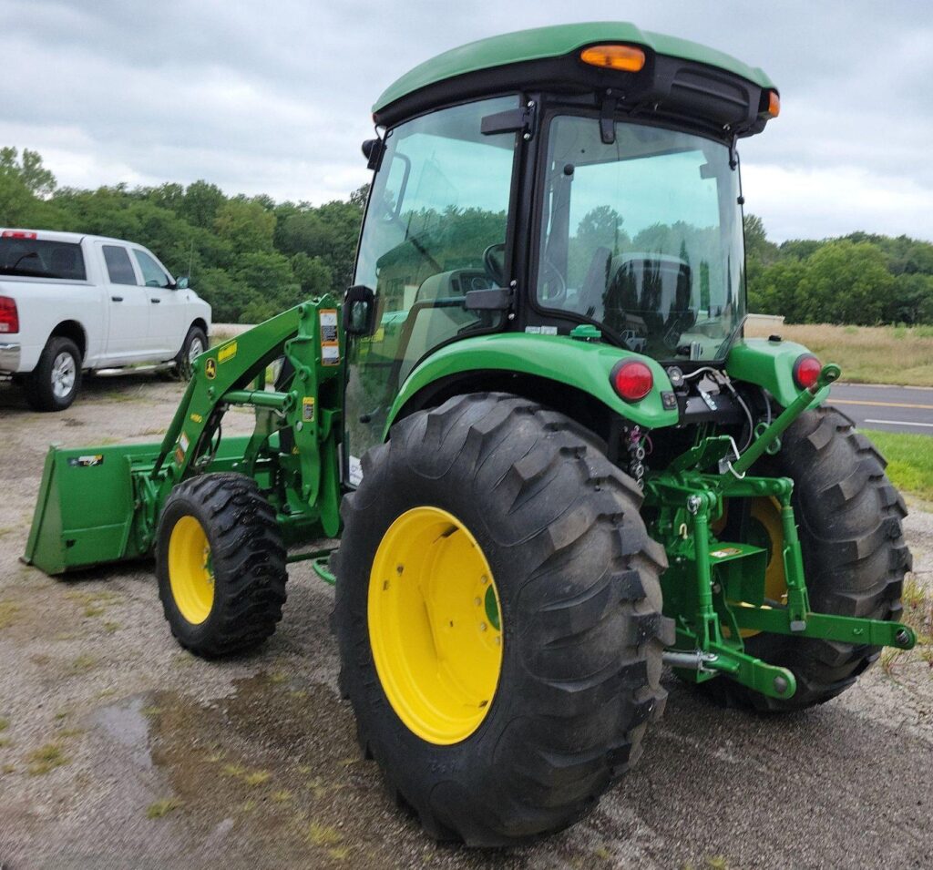 2018 John Deere 4052R MFWD