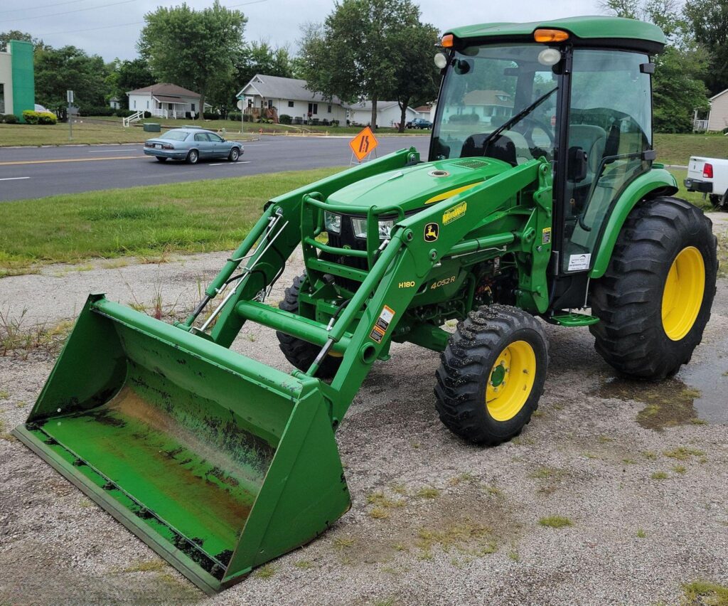 2018 John Deere 4052R MFWD