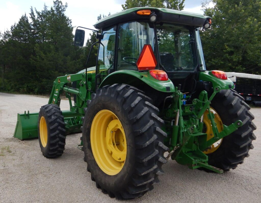 2013 John Deere 6115D MFWD