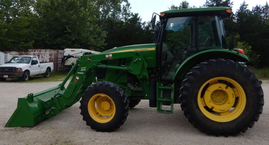 2013 John Deere 6115D MFWD