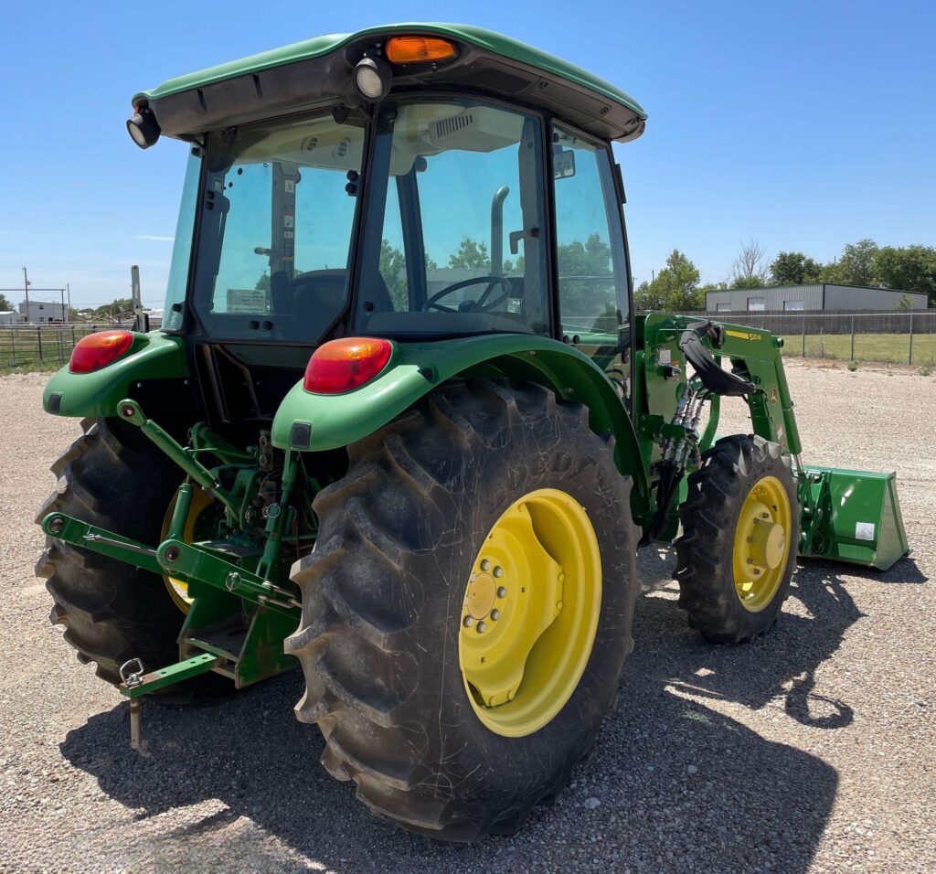 2018 John Deere 5075E