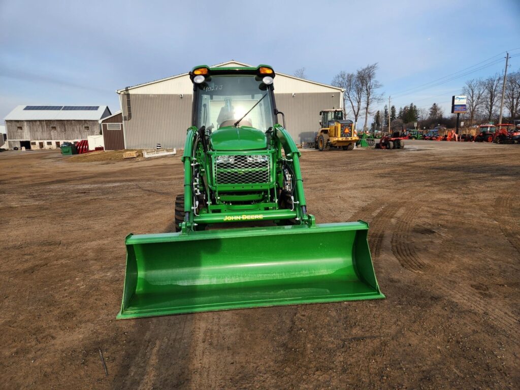 2021 John Deere 3039R Tractor