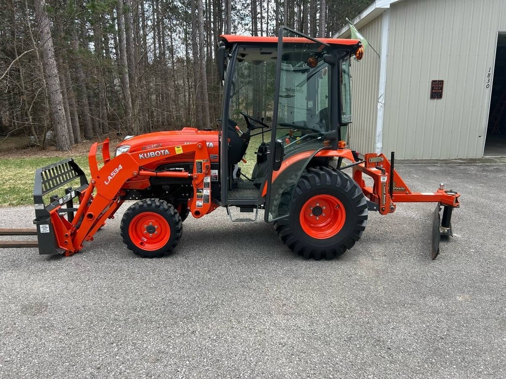 2019 Kubota B3350 Loader w/ Attachments