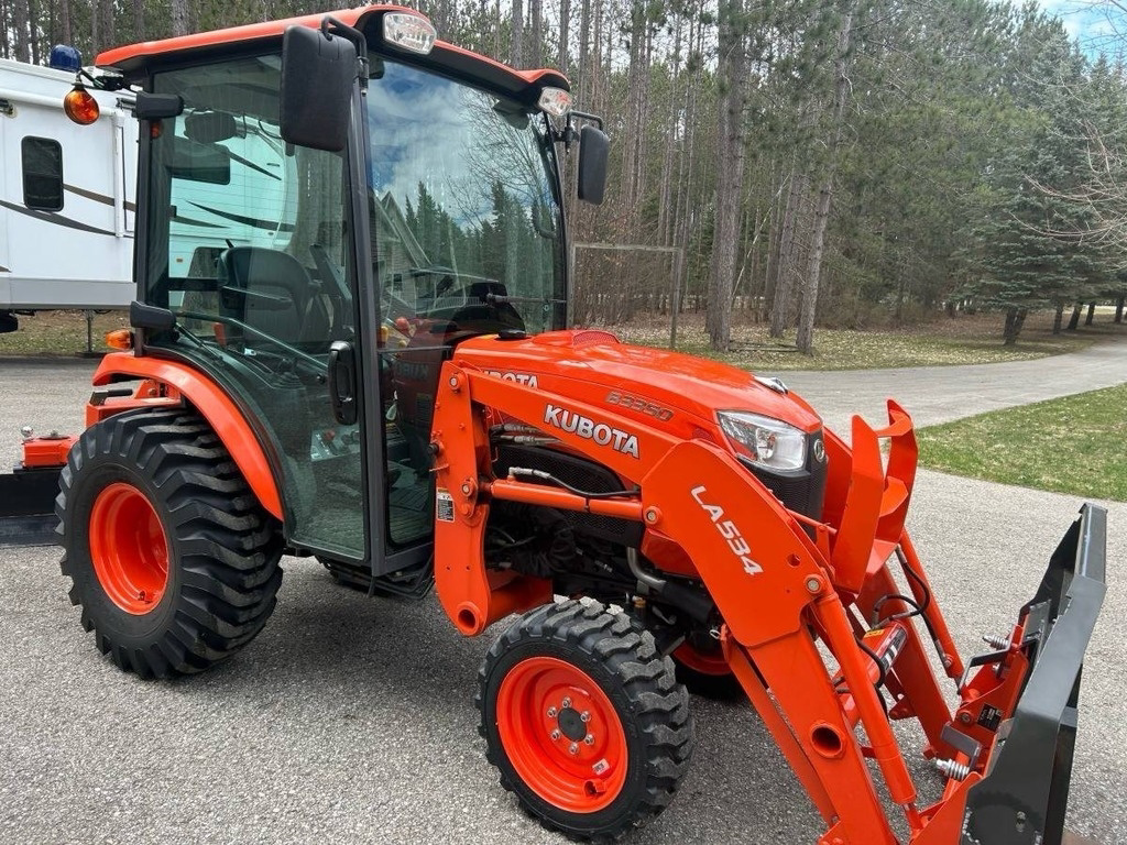 2019 Kubota B3350 Loader w/ Attachments