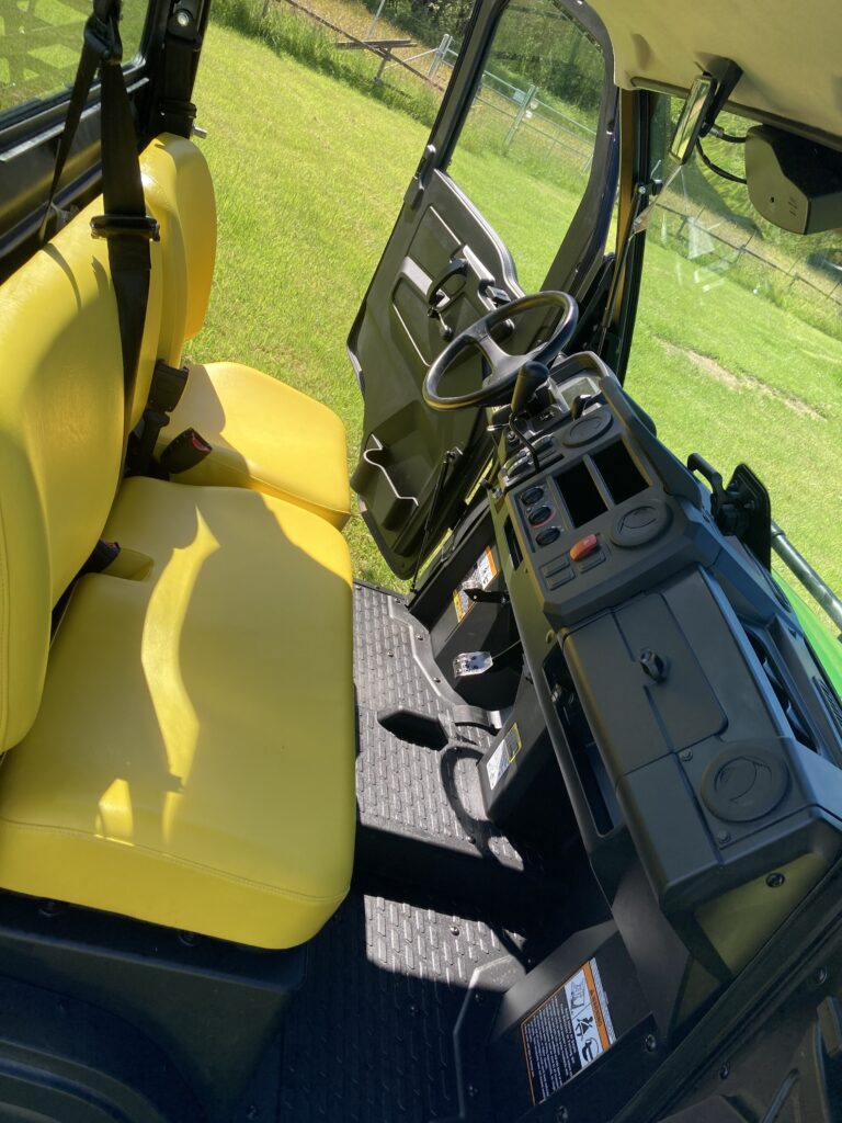 2020 John Deere UTV XUV835M