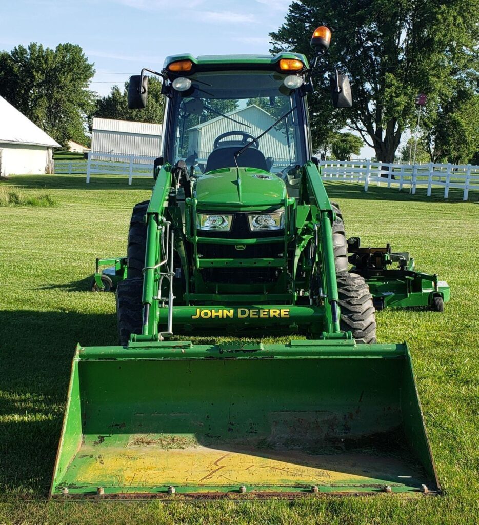 2015 John Deere 4066R Tractor