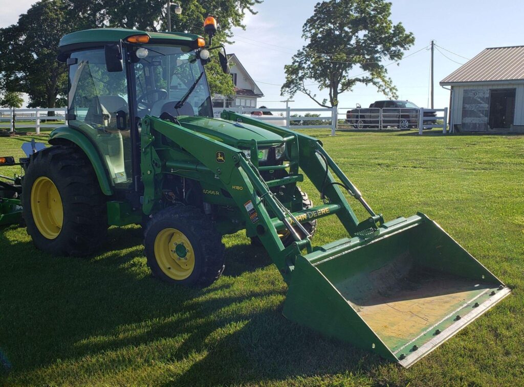 2015 John Deere 4066R Tractor