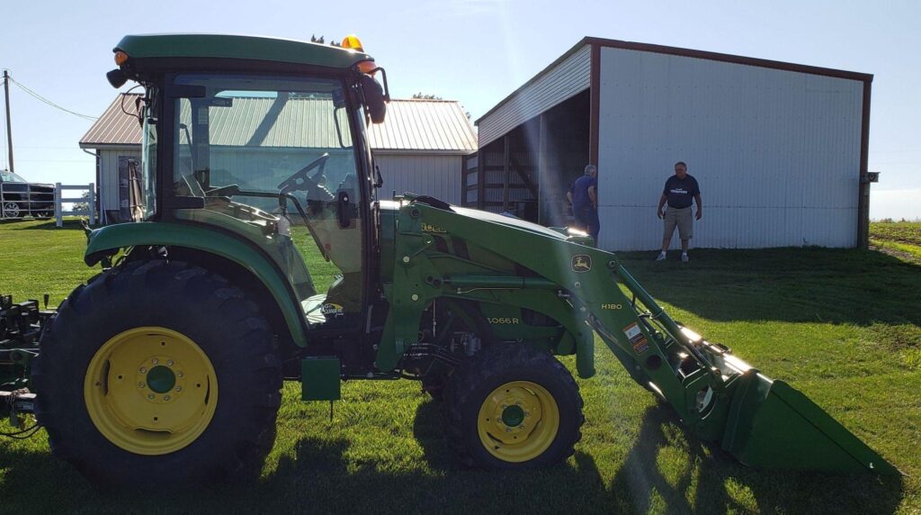 2015 John Deere 4066R Tractor