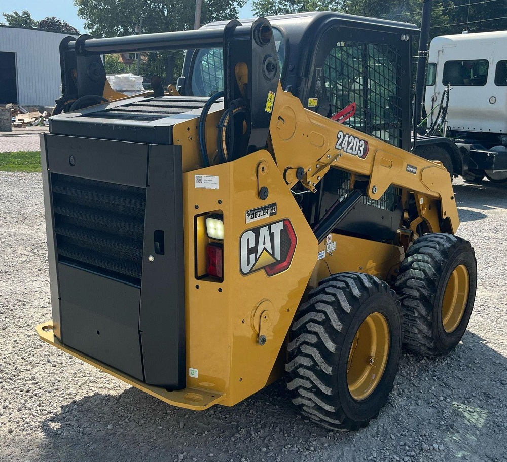 2020 Caterpillar 242D3 Skid Steer Loader