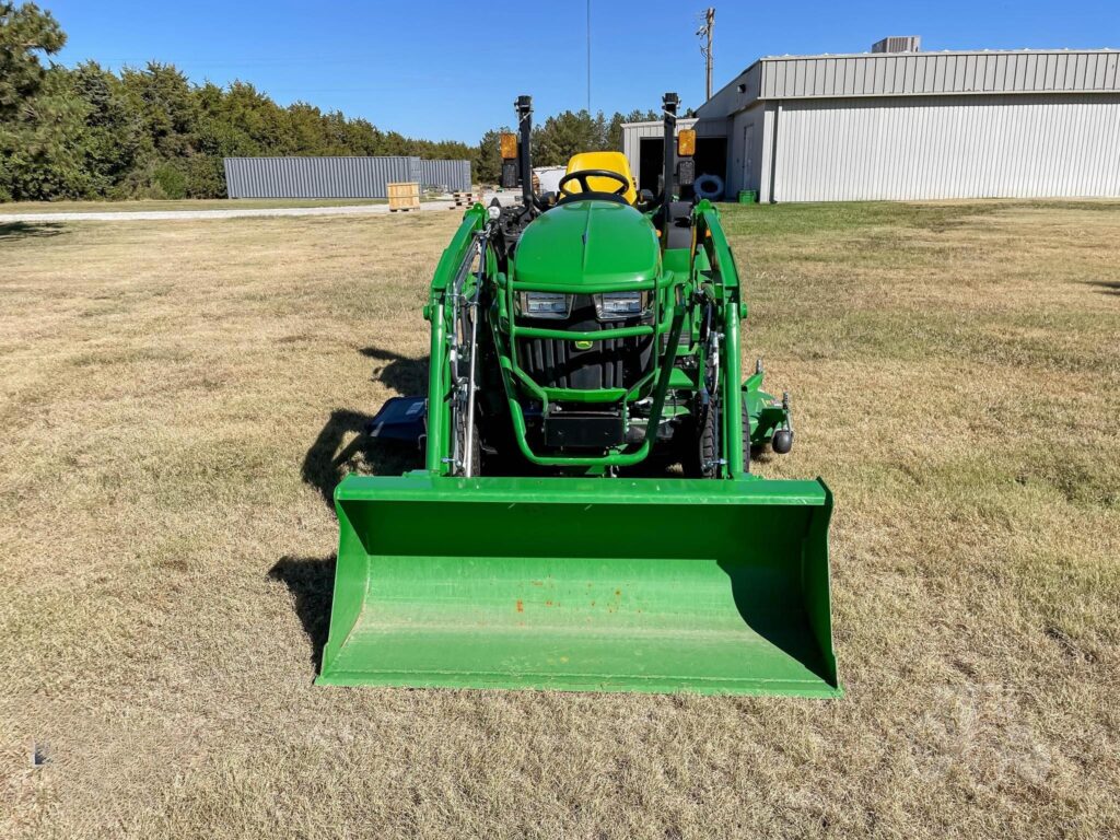 2023 John Deere 2032R Tractor